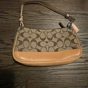 Coach shoulder bag in great condition